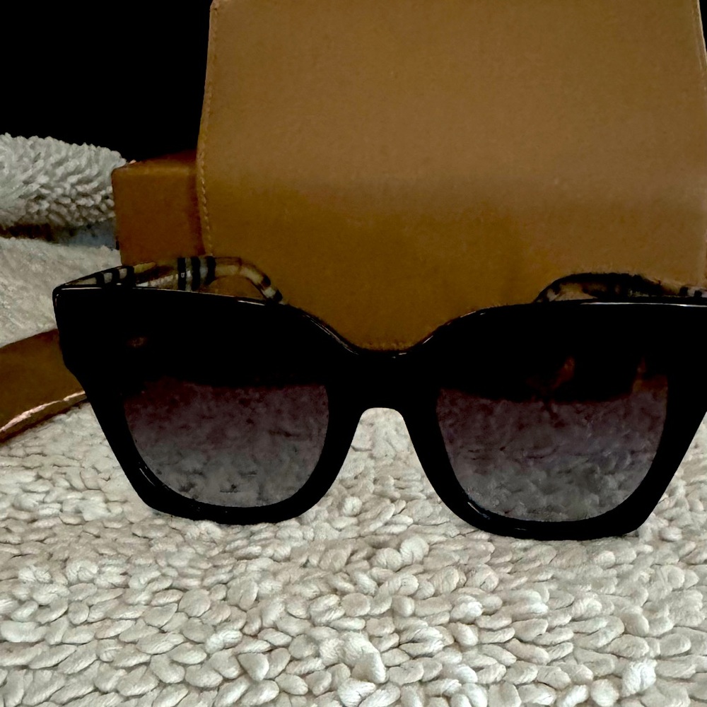 Burberry sunglasses